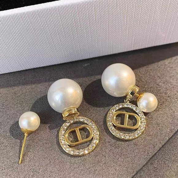 Reversible pearl earrings - Picture 2 of 5